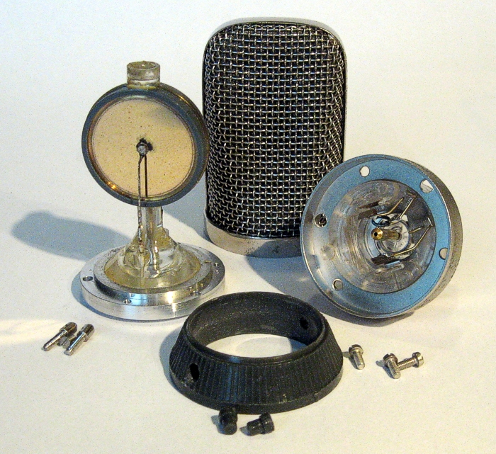 Mikrofonní vožka RFT UM70 - rozebraná